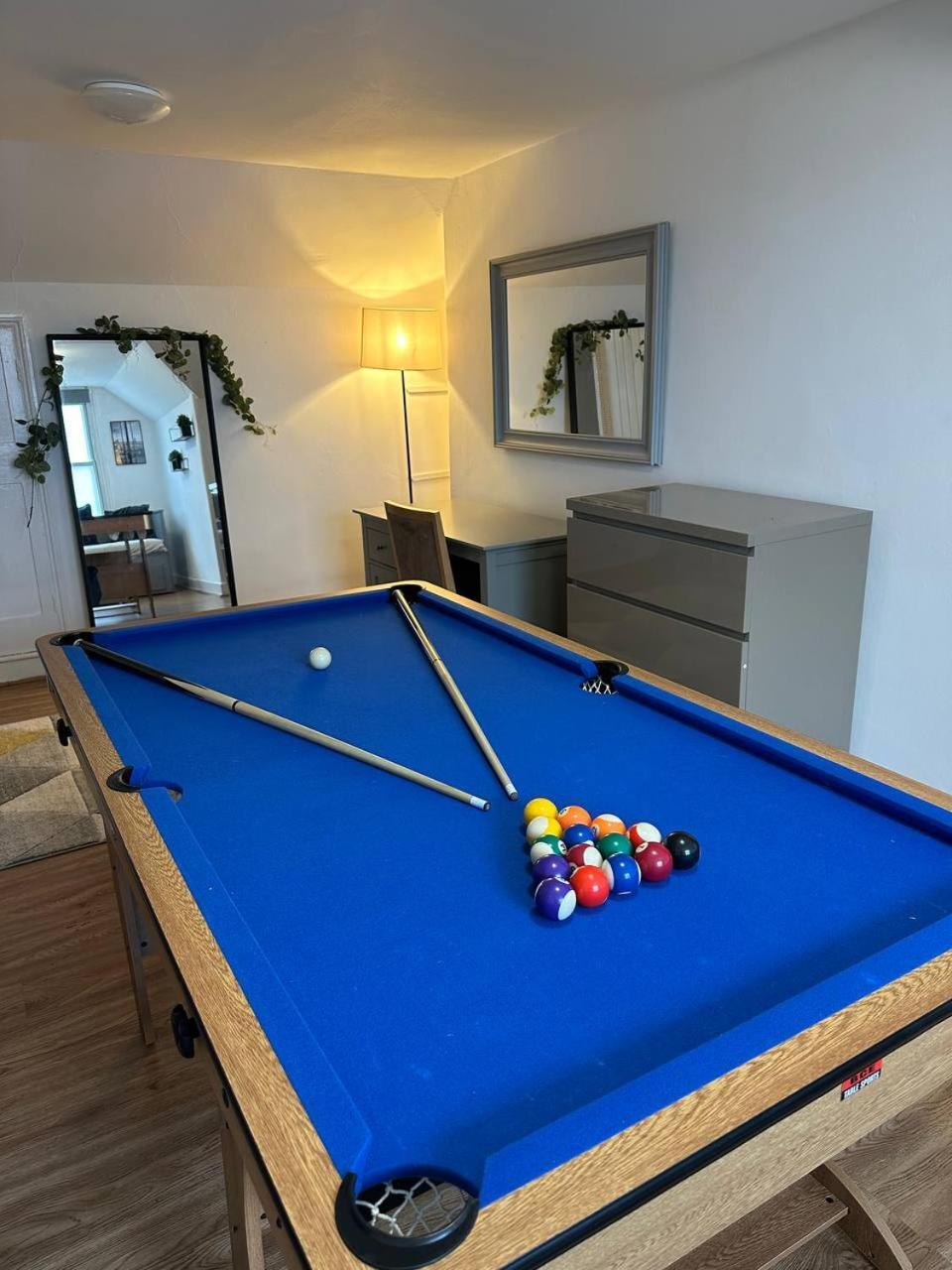 Apartmán 3 Bed Flat With Pool Table Cambridge  Exteriér fotografie